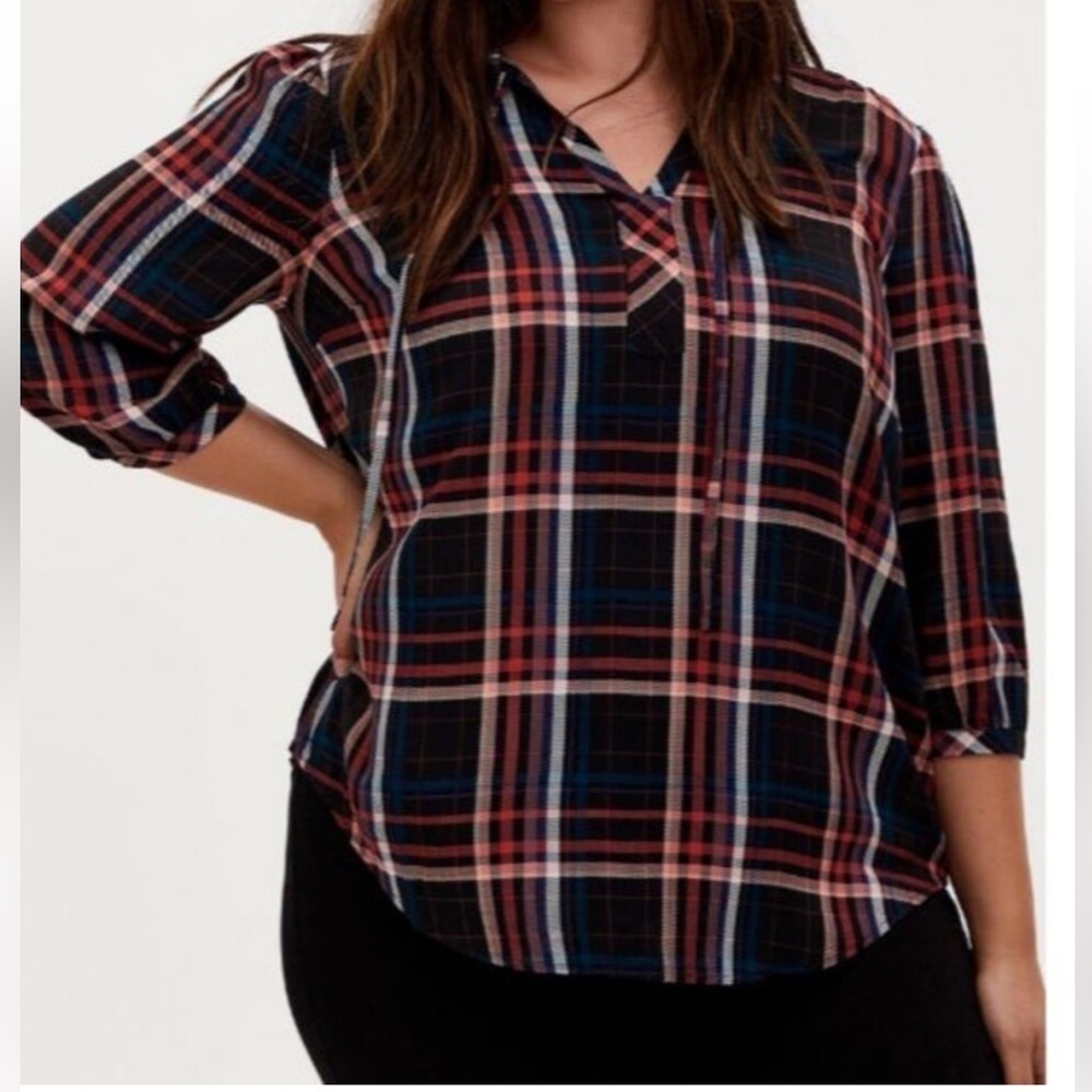 Torrid Women's Multi Rayon Challis Plaid Tie Neck
Peasant Top Plus size 2